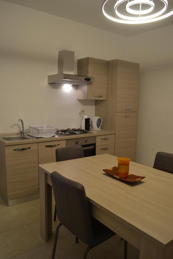 La Luna Town House Слима Экстерьер фото